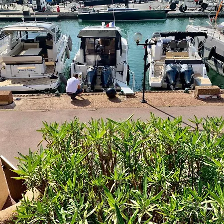 Апартаменти Marinesappartement-yachts View, 100m Beach, Fiber Wifi High Speed